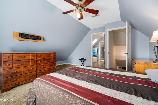1058 Smalling Road, Johnson City, TN 37601