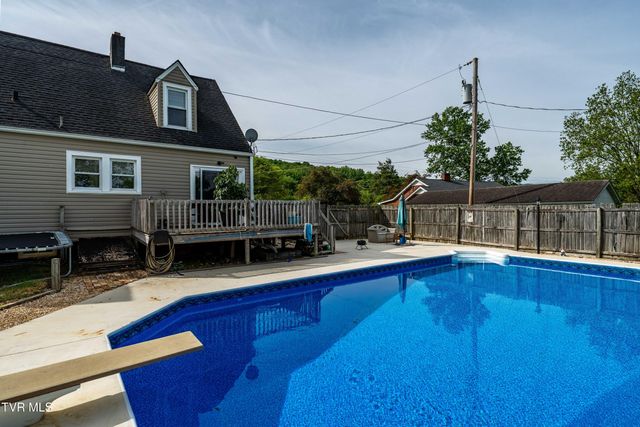 1058 Smalling Road, Johnson City, TN 37601