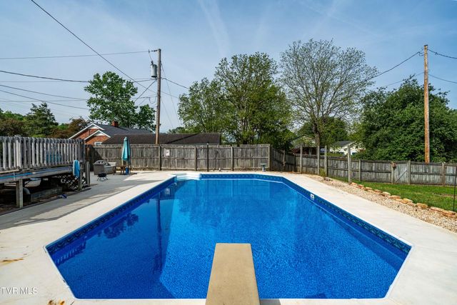 1058 Smalling Road, Johnson City, TN 37601