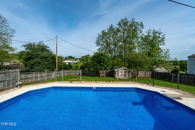1058 Smalling Road, Johnson City, TN 37601