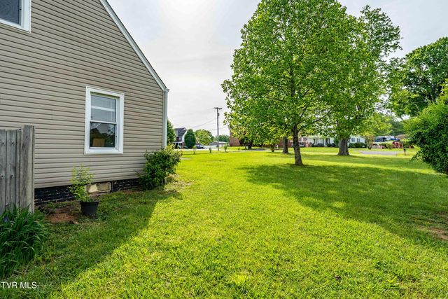 1058 Smalling Road, Johnson City, TN 37601