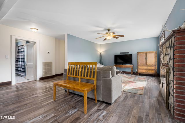 1058 Smalling Road, Johnson City, TN 37601