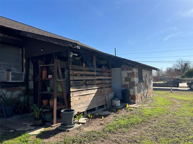 204 Brewster ST, Florence, TX 76527