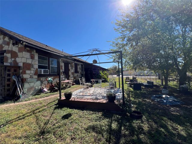 204 Brewster ST, Florence, TX 76527