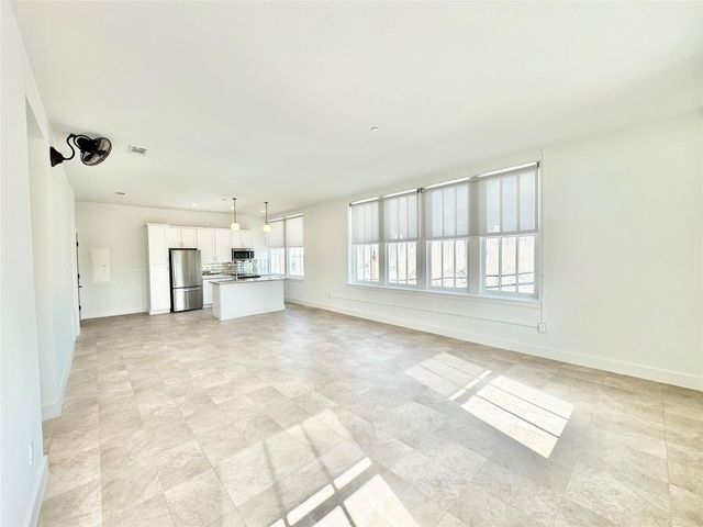2102 Mechanic Street 305, Galveston, TX 77550