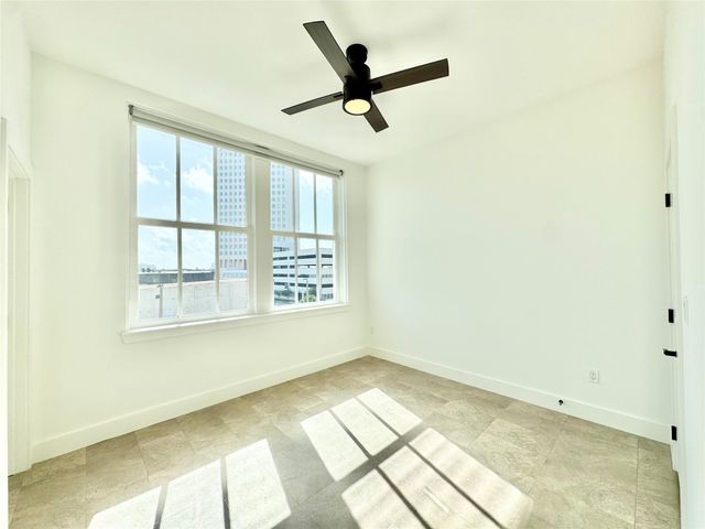 2102 Mechanic Street 305, Galveston, TX 77550