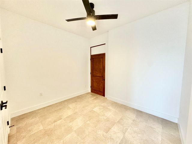 2102 Mechanic Street 305, Galveston, TX 77550