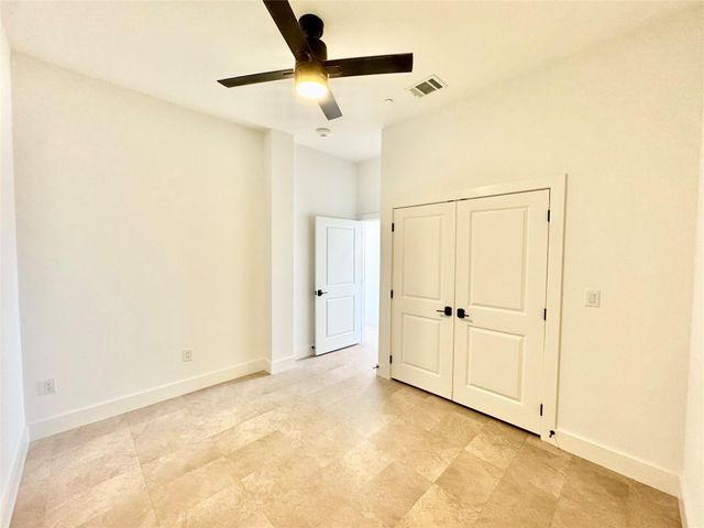 2102 Mechanic Street 305, Galveston, TX 77550