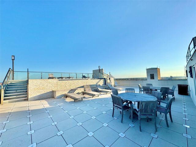 2102 Mechanic Street 305, Galveston, TX 77550