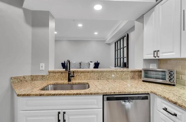 3308 BAY CLUB CIRCLE, Tampa, FL 33607