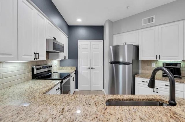 3308 BAY CLUB CIRCLE, Tampa, FL 33607