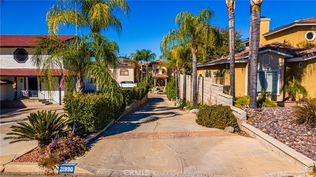 21990 Village Way, Canyon Lake, CA 92587