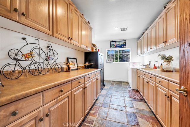 21990 Village Way, Canyon Lake, CA 92587