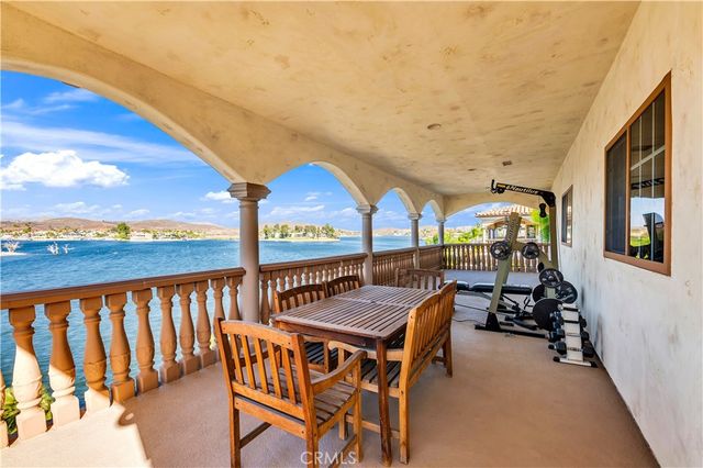 21990 Village Way, Canyon Lake, CA 92587