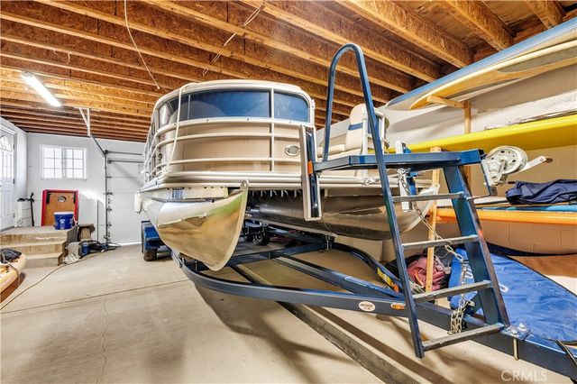 21990 Village Way, Canyon Lake, CA 92587