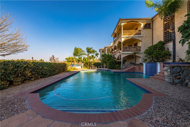 21990 Village Way, Canyon Lake, CA 92587