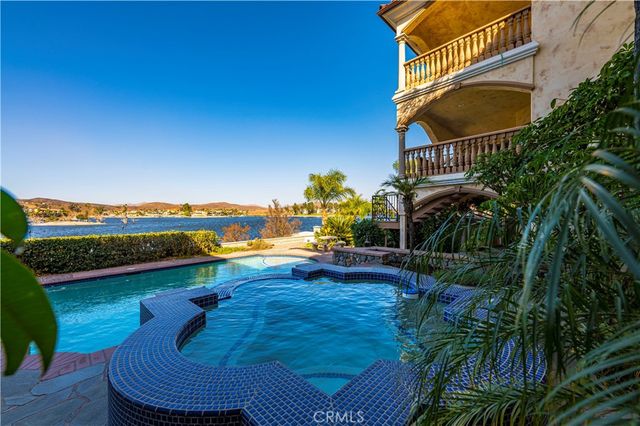 21990 Village Way, Canyon Lake, CA 92587