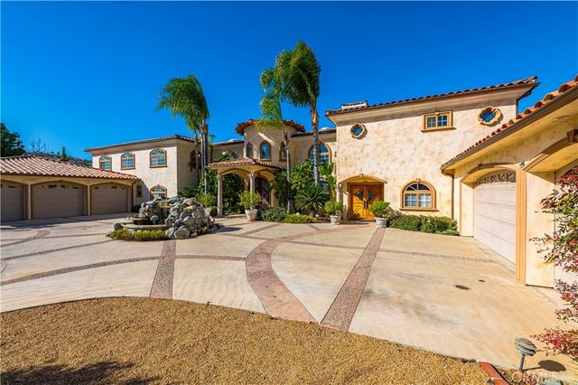 21990 Village Way, Canyon Lake, CA 92587