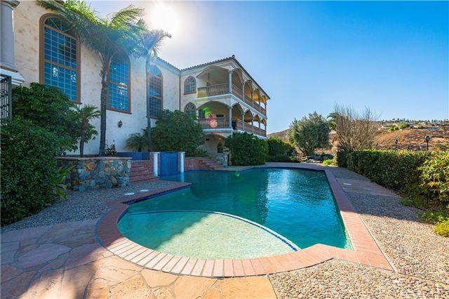 21990 Village Way, Canyon Lake, CA 92587