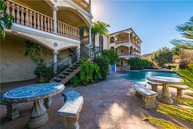 21990 Village Way, Canyon Lake, CA 92587