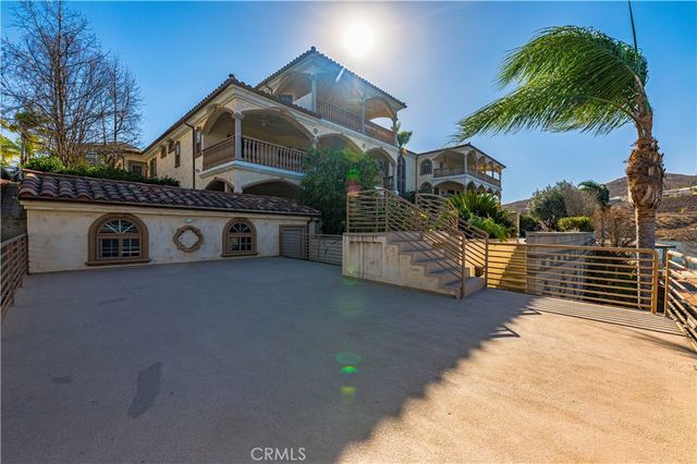 21990 Village Way, Canyon Lake, CA 92587