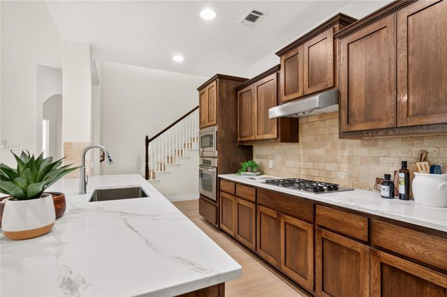 212 Great Circle CV, Austin, TX 78717