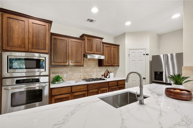 212 Great Circle CV, Austin, TX 78717