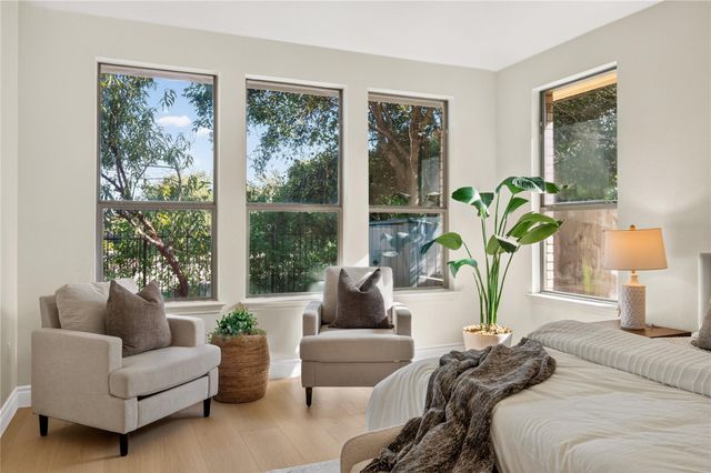 212 Great Circle CV, Austin, TX 78717