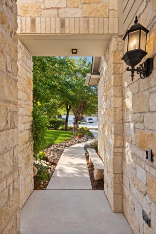 212 Great Circle CV, Austin, TX 78717