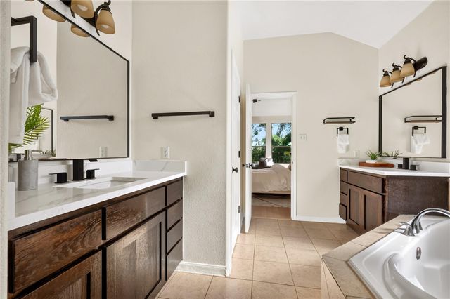 212 Great Circle CV, Austin, TX 78717