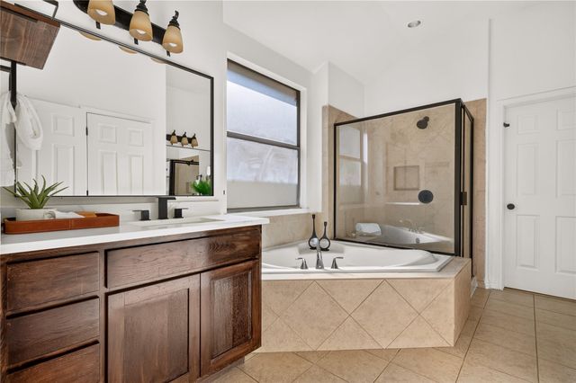 212 Great Circle CV, Austin, TX 78717