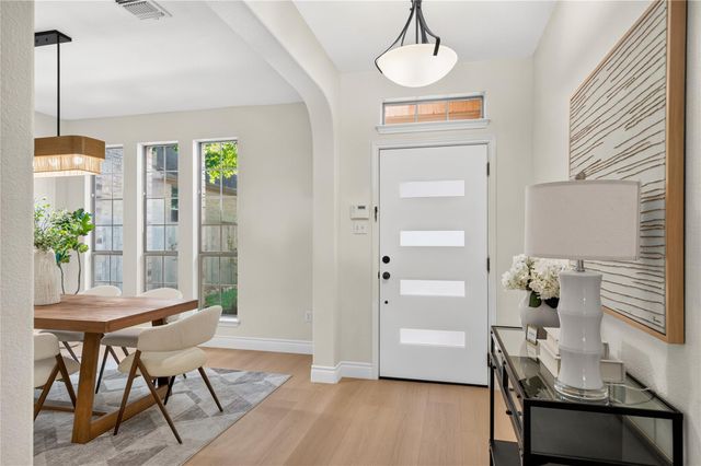 212 Great Circle CV, Austin, TX 78717