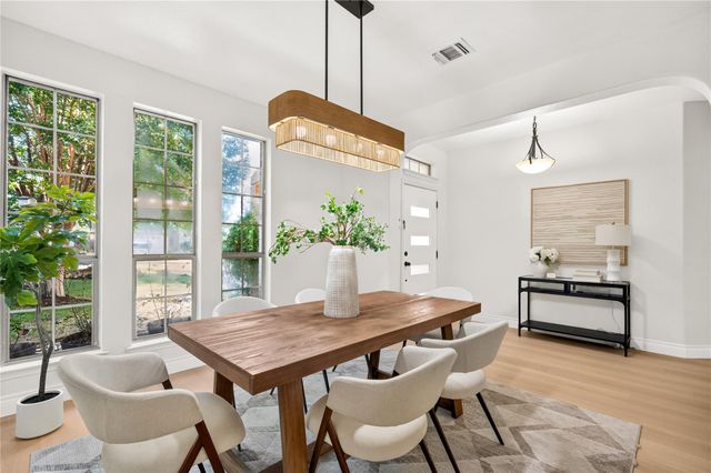 212 Great Circle CV, Austin, TX 78717