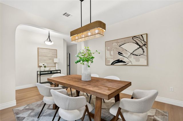 212 Great Circle CV, Austin, TX 78717