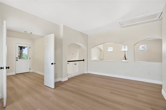 212 Great Circle CV, Austin, TX 78717
