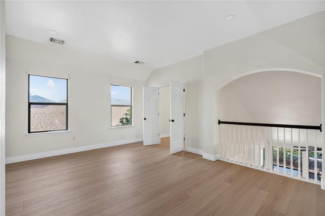 212 Great Circle CV, Austin, TX 78717