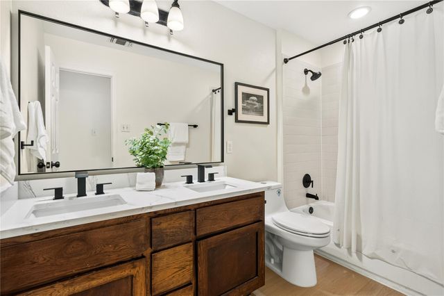 212 Great Circle CV, Austin, TX 78717