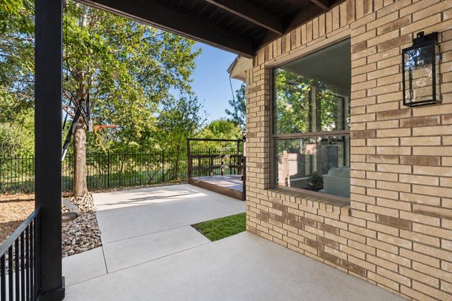 212 Great Circle CV, Austin, TX 78717