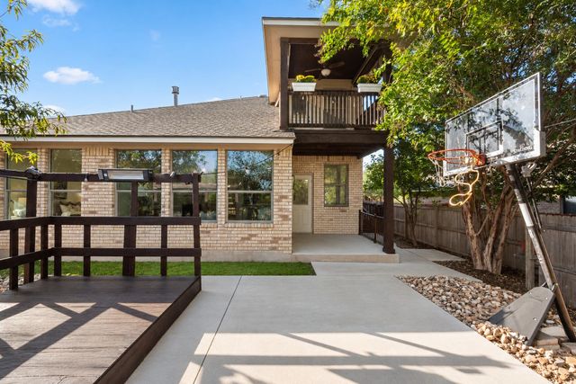 212 Great Circle CV, Austin, TX 78717