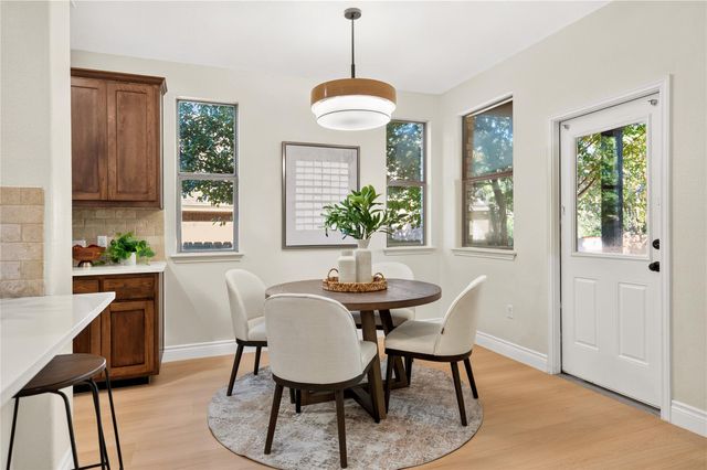 212 Great Circle CV, Austin, TX 78717