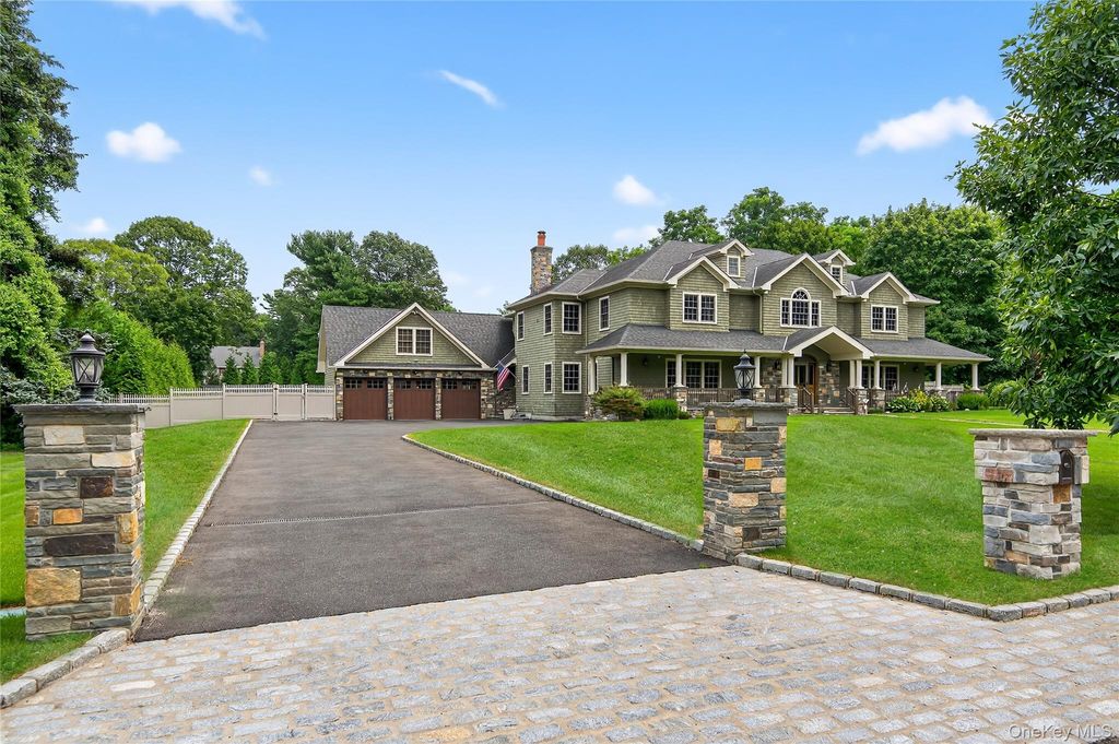 23 Gloria Lane, Huntington, NY 11743 — photo 2
