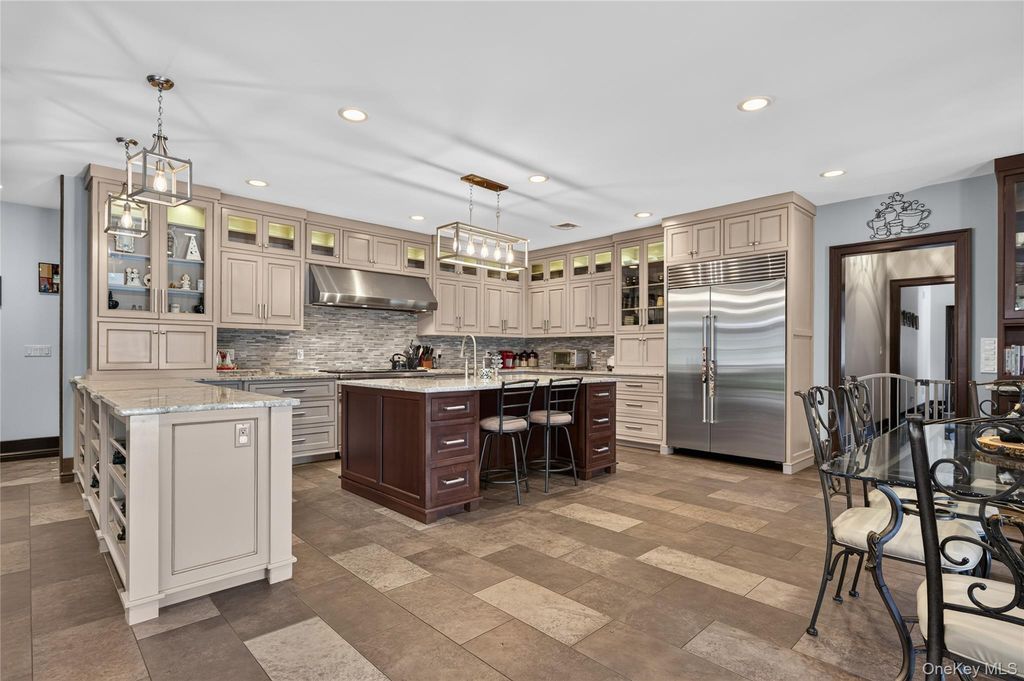 23 Gloria Lane, Huntington, NY 11743 — photo 5