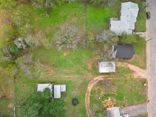 107 Mulberry Street, Hallettsville, TX 77964