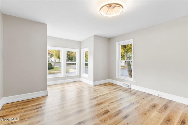 23 4th Street, Glens Falls, NY 12801