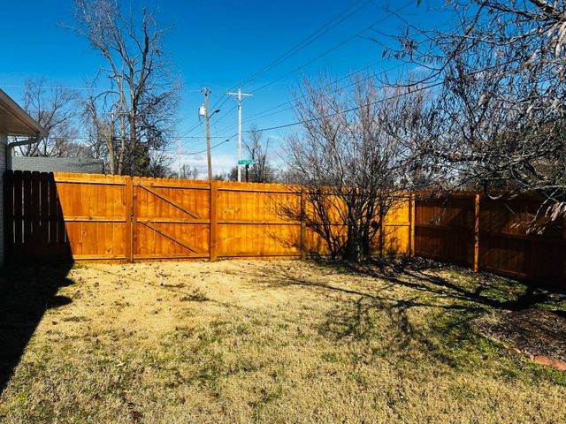 2406 16th Street, Bentonville, AR 72712