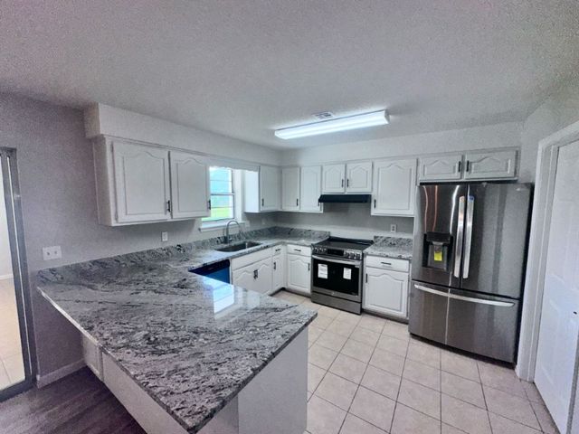 2406 16th Street, Bentonville, AR 72712