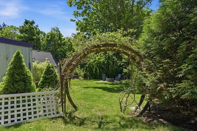 92 Lookout Point Rd, Plymouth, MA 02360