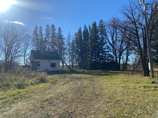 25913 County Road 129, Roseau, MN 56751