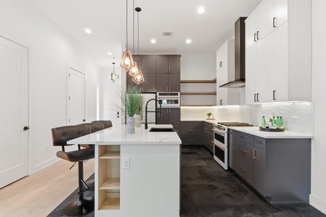 3304 E 17th ST B, Austin, TX 78721