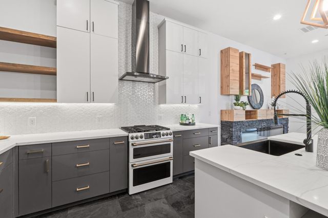 3304 E 17th ST B, Austin, TX 78721